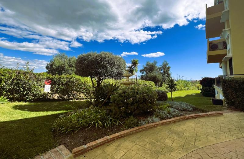 Foto c73aca71-e1e0-4808-a7d6-daeb41fe051c. Appartement mit parking pool in Bel - Air Estepona