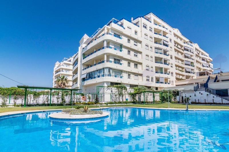 Foto 484f79f1-4d5d-42ad-8ae9-afba0e8b0fd6. Apartamento en Playa Bajadilla - Puertos Marbella