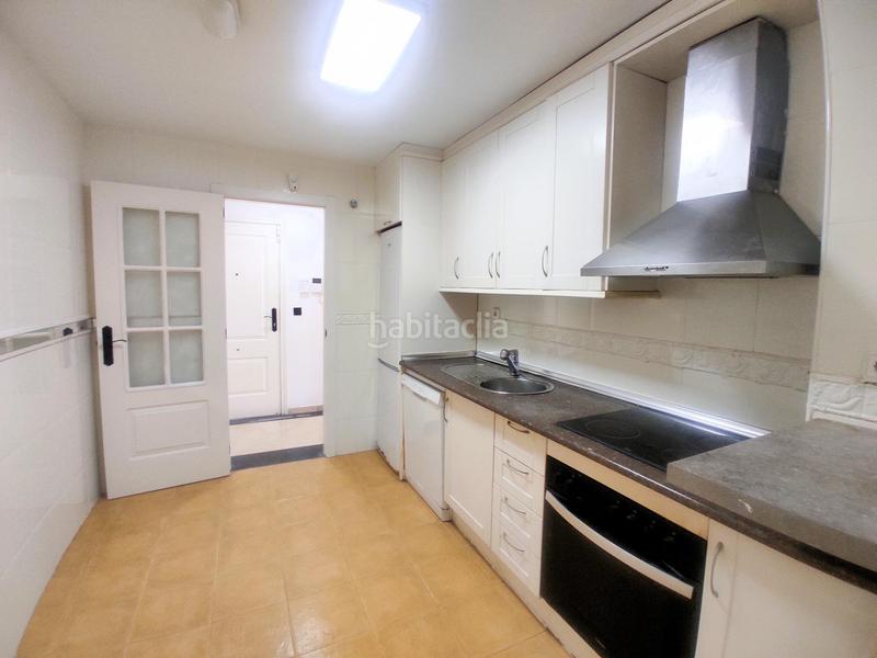 Foto 29eb4b70-45b9-44b5-87d1-dbd064d12297. Apartment with parking pool in Playa Bajadilla - Puertos Marbella