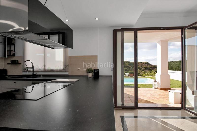 Foto c77602ef-b9c9-4c88-b5ac-0a1320fa6047. Casa a schiera con parcheggio in Doña Julia Golf Casares