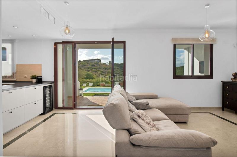 Foto eefdacea-3d17-49d3-bb5e-23bc782b5799. Casa a schiera con parcheggio in Doña Julia Golf Casares