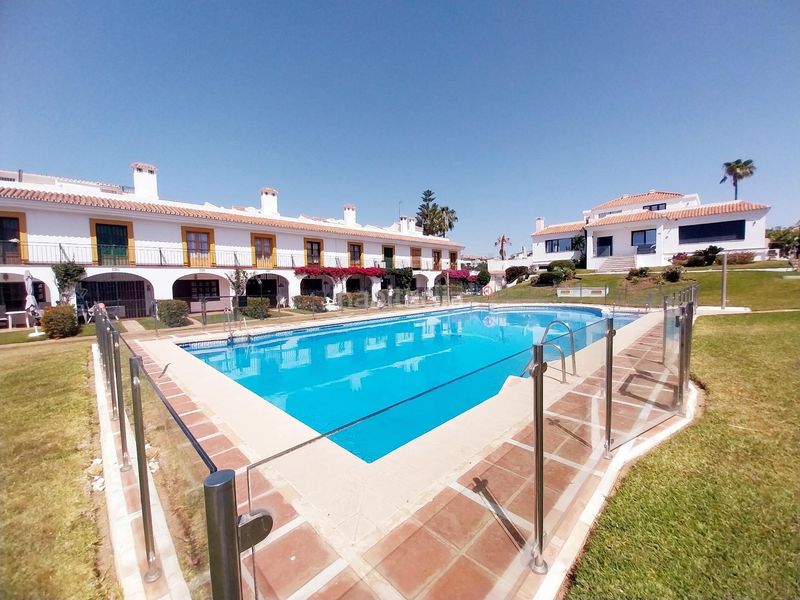 Foto 5a0f4702-84f7-43f6-8c0d-6b90fd93adf5. Casa adossada amb calefacció aparcament piscina a Mijas