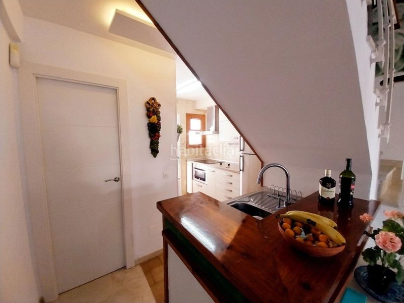 Foto a2cd41b6-ad48-49b8-88e1-3e6b488348fc. Casa adossada amb calefacció aparcament piscina a Mijas