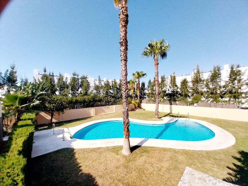 Foto 85503b57-58c9-4312-b428-ccbf666f9bd4. Casa adossada amb calefacció aparcament piscina a Mijas