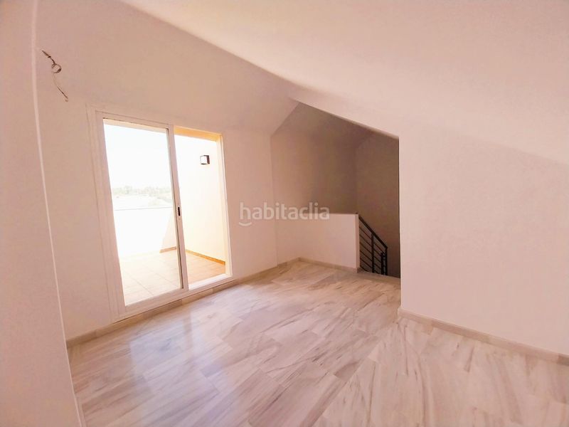 Foto de01dbbe-68de-4e42-b68f-d44d25e0de42. Casa adossada amb calefacció aparcament piscina a Mijas