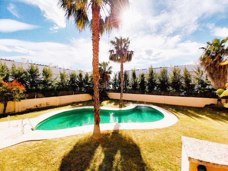 Foto 841ba329-eb09-419d-a096-da2a1f25cde8. Casa adossada amb calefacció aparcament piscina a Mijas