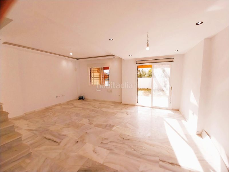 Foto f75bc843-5f89-4848-b2fb-dc0b2140c8f9. Casa adossada amb calefacció aparcament piscina a Mijas