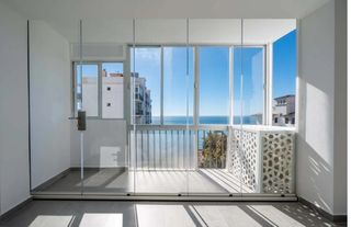 Apartament  Calle alhamar. Apartamento de tres dormitorios y dos baños ubicado al lado de l
