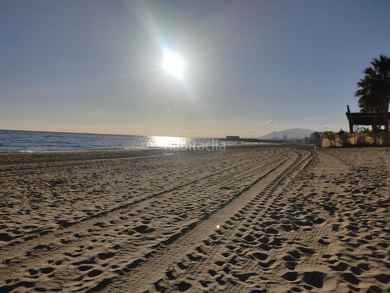 Foto 3245595d-9b95-417c-942a-68dbf621f34e. Apartament amb piscina a Playa Bajadilla - Puertos Marbella