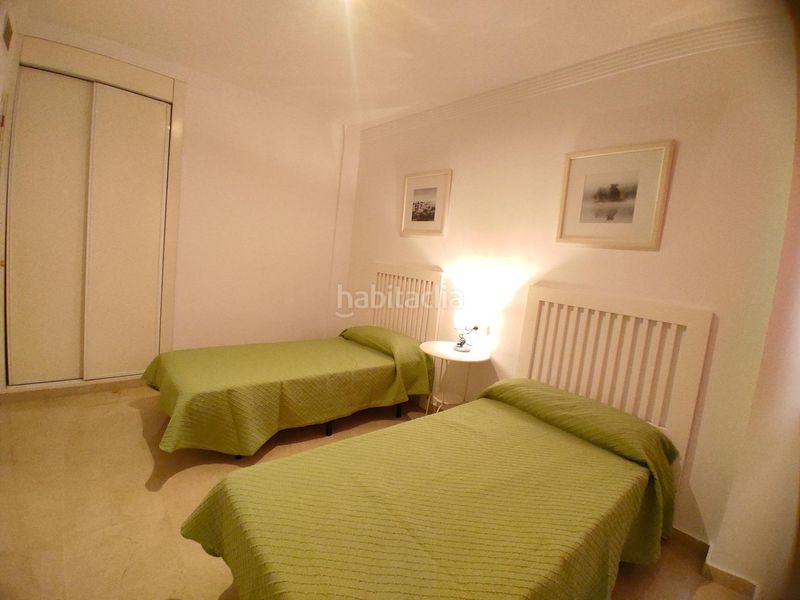 Foto 372c267a-cba2-4112-a449-e168ee3f614d. Apartament amb piscina a Playa Bajadilla - Puertos Marbella
