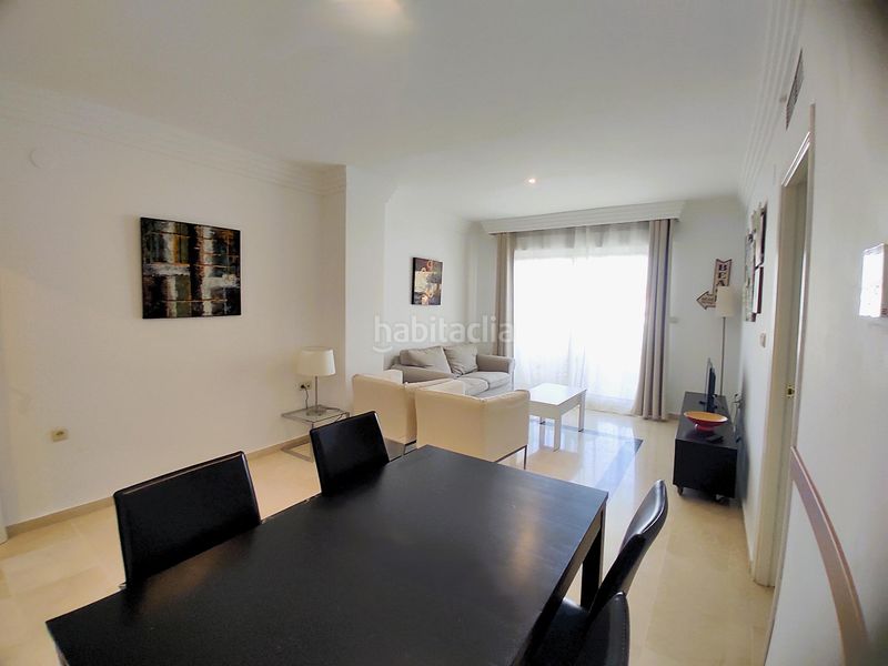 Foto 8ae8ef3c-79b9-4e76-be34-15bd019b662d. Apartament amb piscina a Playa Bajadilla - Puertos Marbella