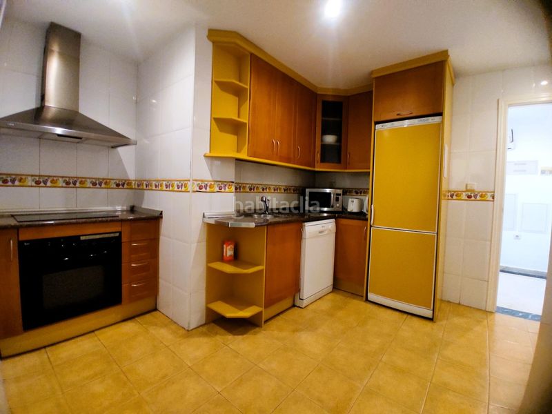 Foto b1bab037-e0a9-4c8d-8186-4b3a7fa9214a. Apartament amb piscina a Playa Bajadilla - Puertos Marbella