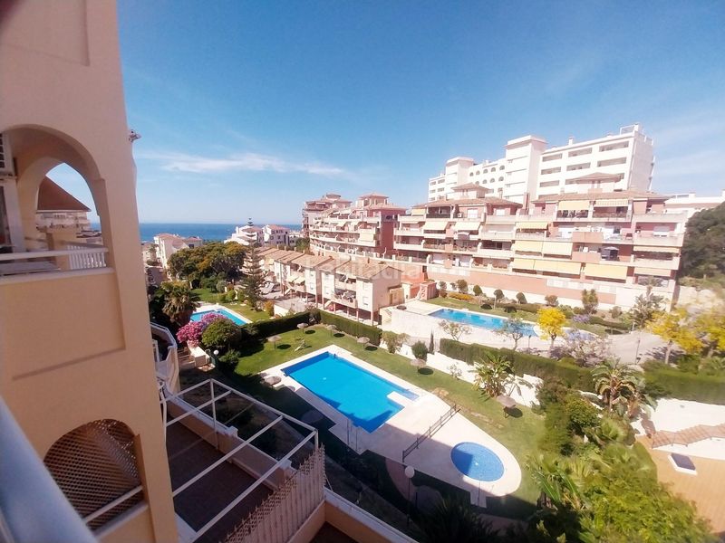 Foto c2cc93f1-effb-4d28-a8df-76636ba44fad. Àtic amb calefacció aparcament piscina a Zona Centro Comercial Torrequebrada Benalmádena