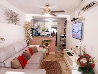 Duplex  Calle de la rosa. Vivienda tipo dúplex con local comercial, garaje para 3 coches y