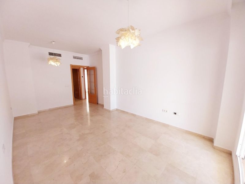 Foto 8f9b0073-40e0-4b99-bbbe-8e0cc705718c. Planta baixa amb calefacció aparcament piscina a Benalmádena