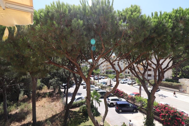 Foto 23349832-5131-4adc-b355-f29a930fa569. Apartamento  de esquina con amplia terraza a solo unos pasos de la playa de luna beach Calahonda en Mijas