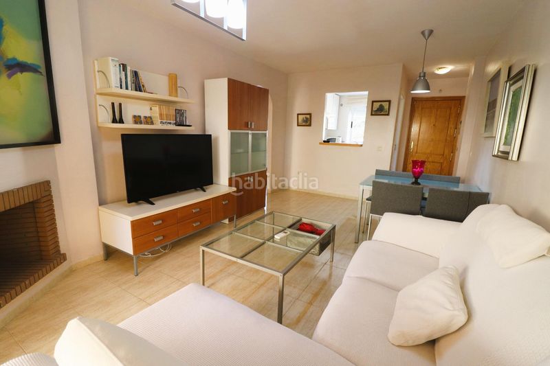 Foto 313ecf09-65d2-4a2b-b34b-84b2609d88af. Apartamento  de esquina con amplia terraza a solo unos pasos de la playa de luna beach Calahonda en Mijas