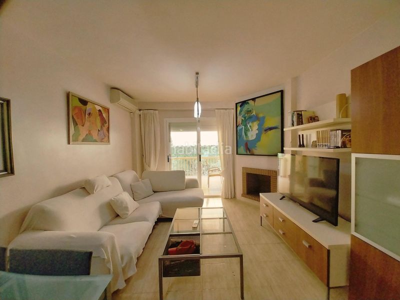 Foto 66e98029-dcf1-465c-b901-bce84b79c4c7. Apartamento  de esquina con amplia terraza a solo unos pasos de la playa de luna beach Calahonda en Mijas