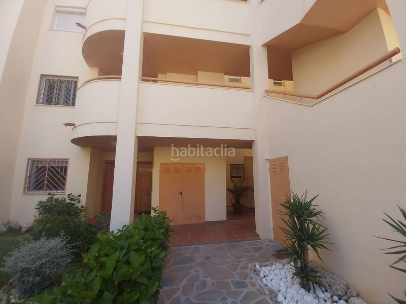 Foto 8f66a731-54b5-4e3c-a720-b61c8f0447ca. Apartamento  de esquina con amplia terraza a solo unos pasos de la playa de luna beach Calahonda en Mijas
