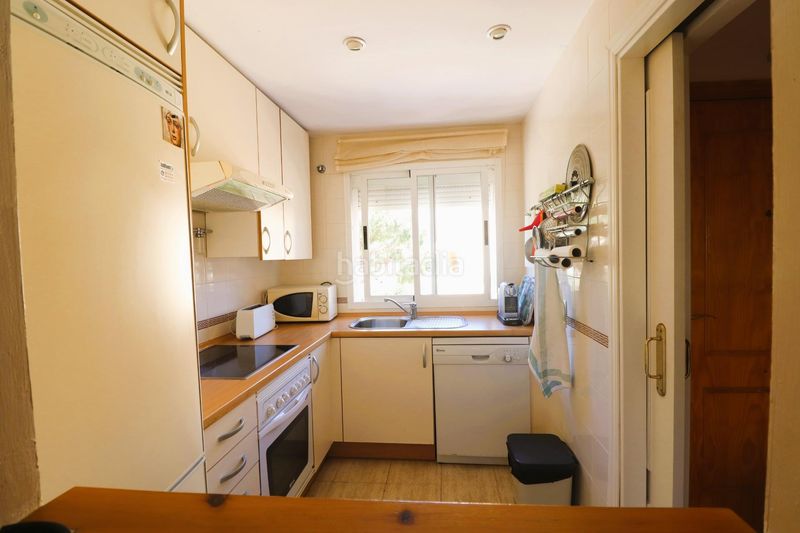 Foto a56e2565-759c-481e-8f55-a32c3a4a394d. Apartamento  de esquina con amplia terraza a solo unos pasos de la playa de luna beach Calahonda en Mijas
