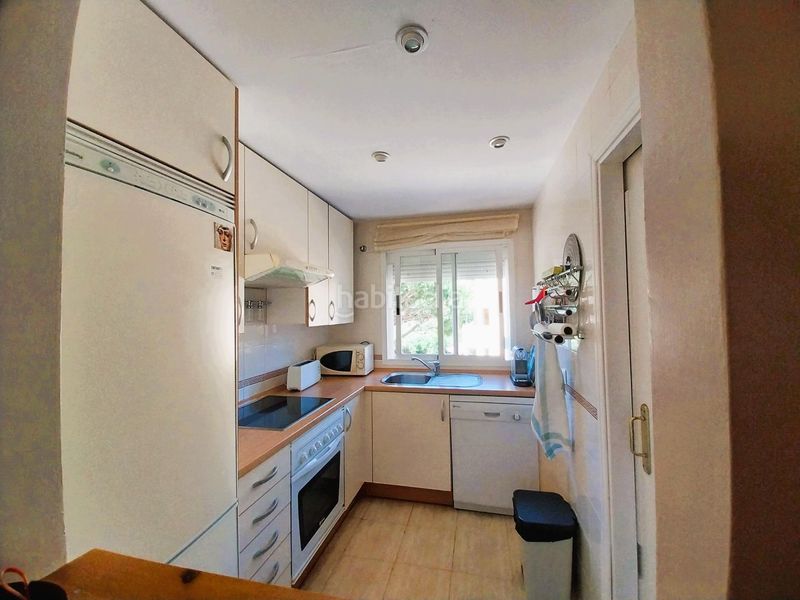 Foto ad64401c-7352-4095-a3c9-bb1c96cc83e6. Apartamento  de esquina con amplia terraza a solo unos pasos de la playa de luna beach Calahonda en Mijas