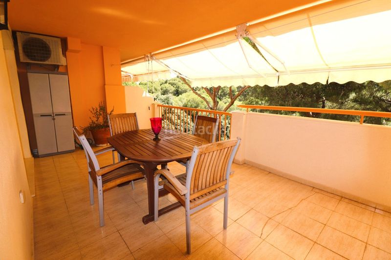 Foto d68e9428-c904-45d7-a0d2-2e7b8e2b1c55. Apartamento  de esquina con amplia terraza a solo unos pasos de la playa de luna beach Calahonda en Mijas