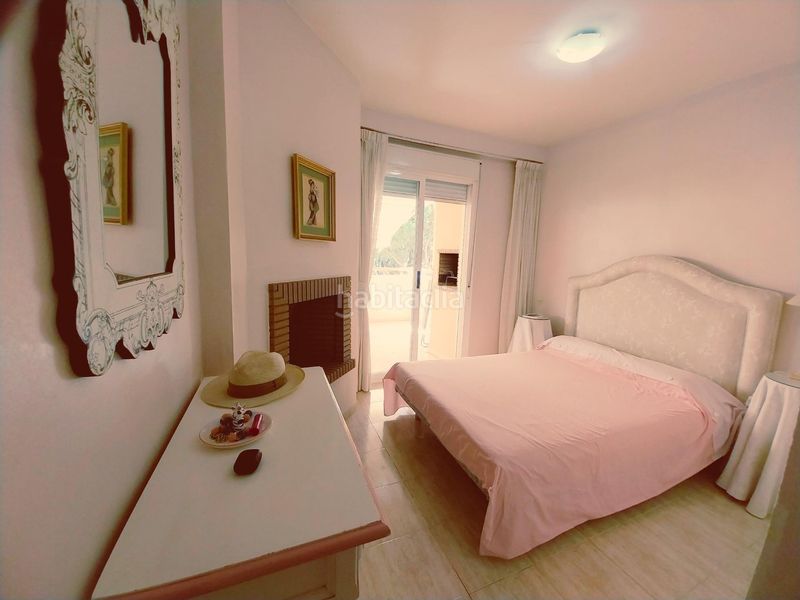 Foto e8cfa7e2-7379-470e-8fef-8bec4adebcaa. Apartamento  de esquina con amplia terraza a solo unos pasos de la playa de luna beach Calahonda en Mijas