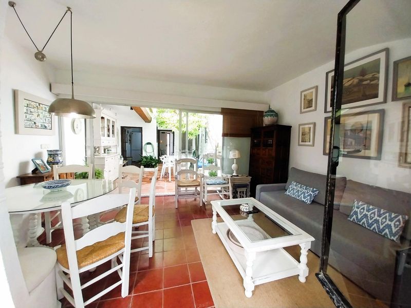 Foto bd8a32bd-3fa0-4eb2-b681-ca42b7100807. Location maison avec parking dans Calahonda Mijas