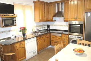 Pis  Calle de agustín leitza. Piso totalmente exterior de tres habitaciones en el centro de an