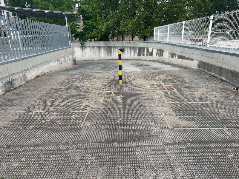 Foto f8fd15f7-6271-42ad-b4c3-9b68cb10a605. Autoparkplatz in San Martín Vitoria - Gasteiz