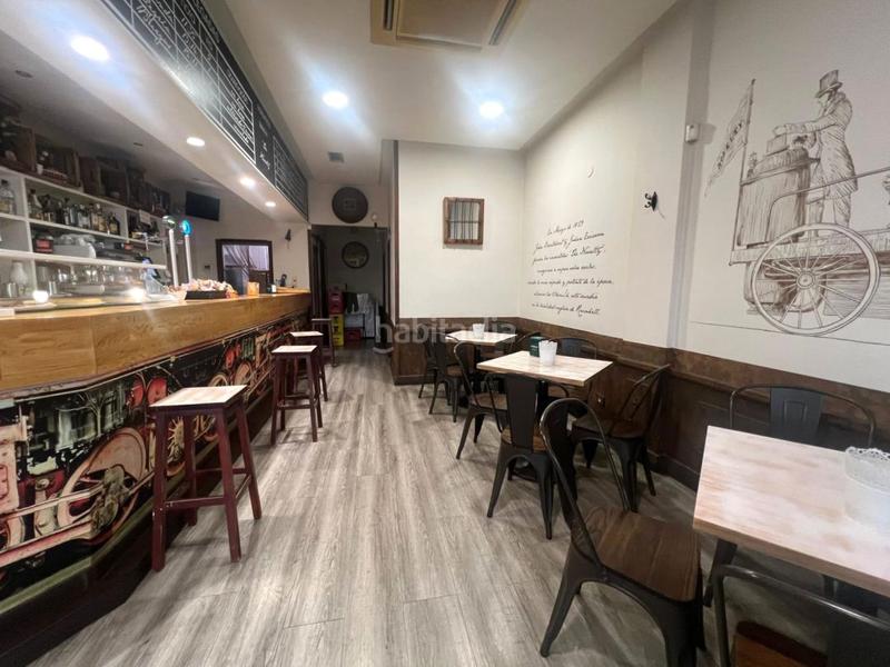 Foto b935cee6-8e18-4a32-852f-264bb1c7c568. Local comercial venta de bar en funcionamiento en El Pilar en Vitoria - Gasteiz