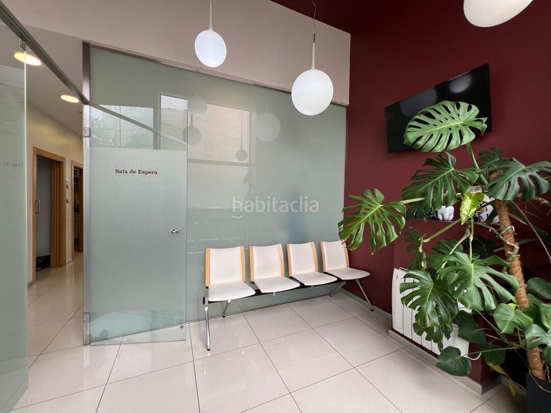 Foto 1cff4e10-6db5-482e-ab24-13faa7fac055. Local comercial venta en exclusiva local comercial en avenida de zabalgana vitoriagasteiz en Vitoria - Gasteiz