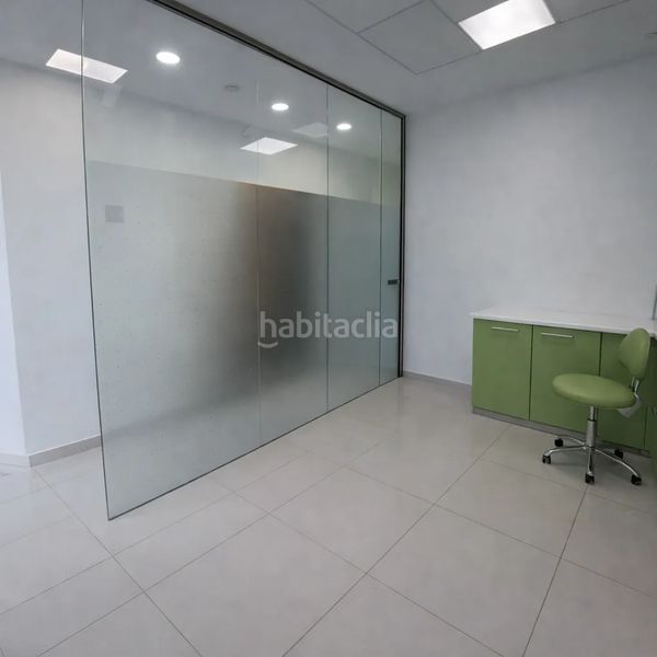 Foto a3d0ab21-b880-4e54-945f-428ba3dc09c0. Local comercial venta en exclusiva local comercial en avenida de zabalgana vitoriagasteiz en Vitoria - Gasteiz