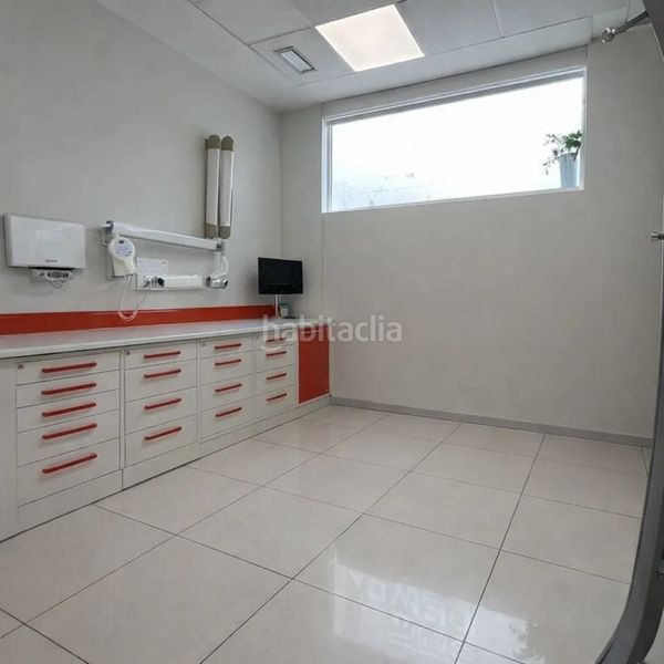 Foto f8068417-9a31-47c1-8370-b638a015239c. Local comercial venta en exclusiva local comercial en avenida de zabalgana vitoriagasteiz en Vitoria - Gasteiz