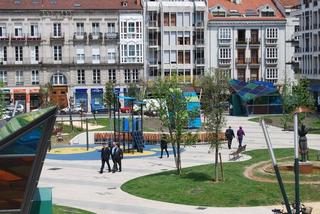 Lloguer Local Comercial a Desamparados. Imponente local comercial en la plaza amarica
