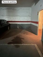 Posto auto in Pueblo de Cullera. Plaza de parking más trastero