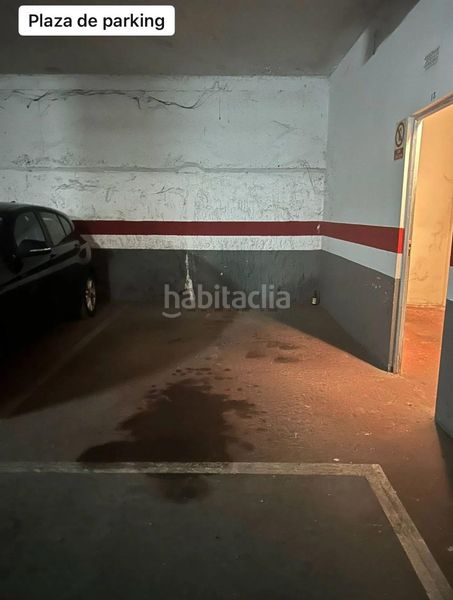 Foto 73a3ebdd-8daa-45b7-b9cb-6ca5ec0e5123. Aparcament cotxe a pueblo de Cullera Cullera