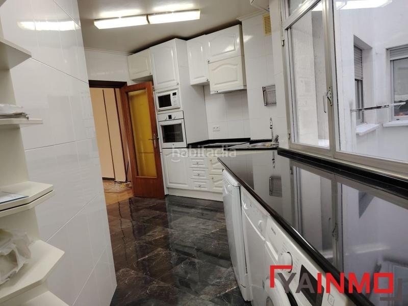 Foto 34acfbda-6b0e-421d-9f85-7ec55ff0204a. Pis amb calefacció a Ensanche Vitoria - Gasteiz