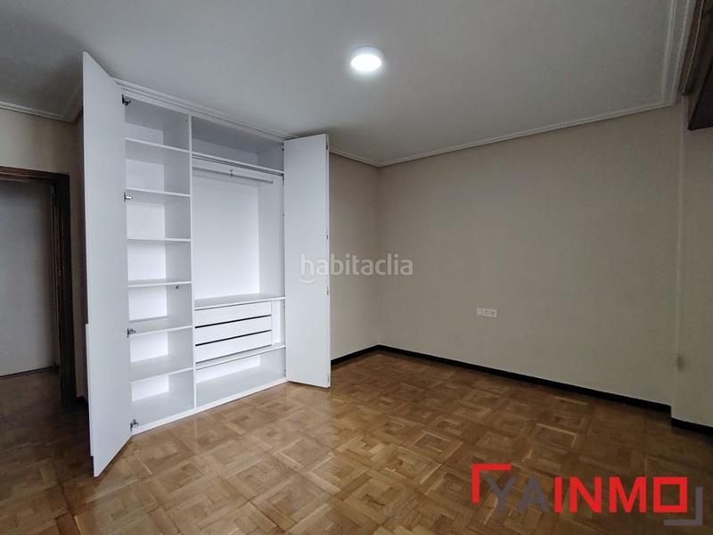 Foto da6e550d-e1b8-4c3e-936b-d0ea5bb0c102. Pis amb calefacció a Ensanche Vitoria - Gasteiz