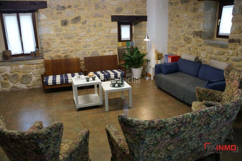 Foto b901ce74-7fcc-401a-b322-84a7fab58706. Xalet amb calefacció aparcament a Barrundia