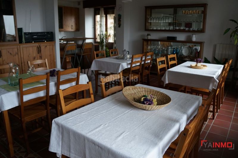 Foto f7efe49a-1e17-4523-821d-d732d1359973. Xalet amb calefacció aparcament a Barrundia