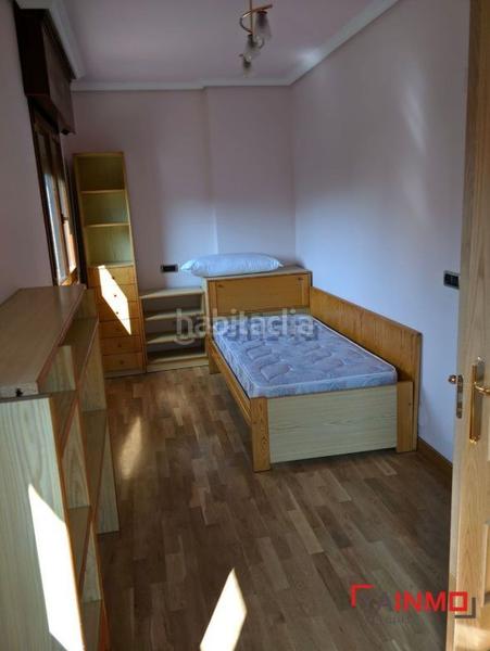 Foto f8e0d98b-97fe-40c6-9df6-33adbf2e141d. Chalet avec chauffage parking dans Abetxuko Vitoria - Gasteiz