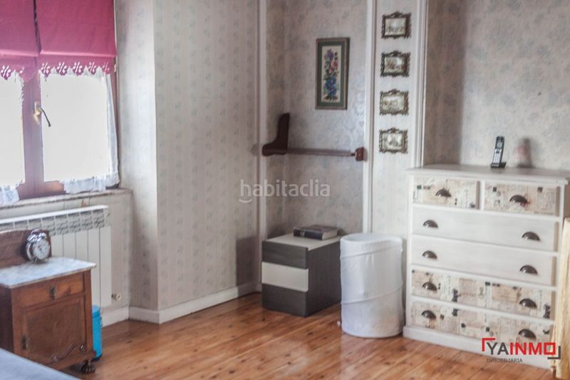 Foto 0f6fc896-9f8b-47ac-8cb3-1259b8bfa75f. Casa adossada amb calefacció a Judimendi Vitoria - Gasteiz
