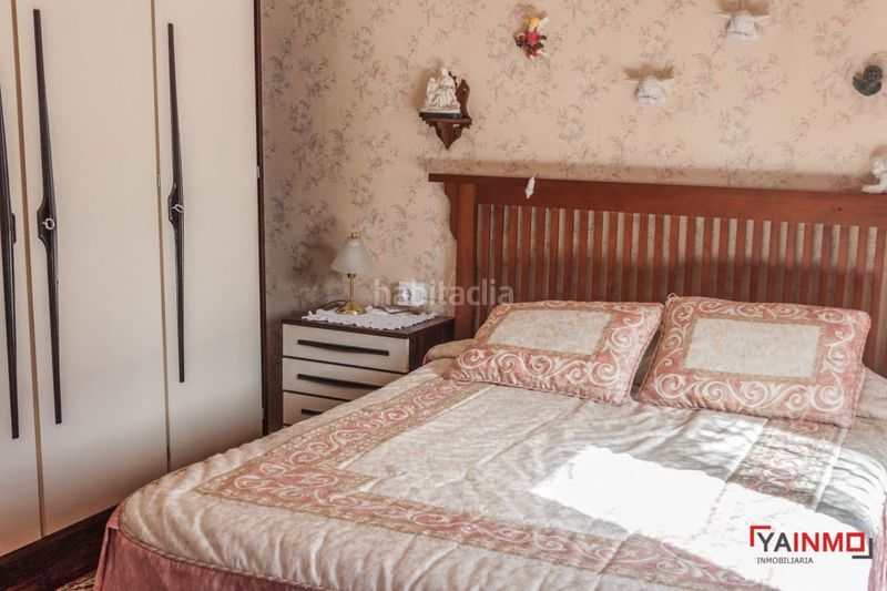 Foto 2dd199c2-6b54-47b0-9aa5-14f9a4ce3267. Casa adossada amb calefacció a Judimendi Vitoria - Gasteiz