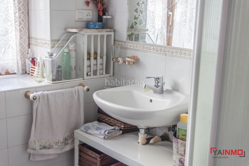 Foto 5e2501d8-cd3e-48e3-8ab1-30010f57247d. Casa adossada amb calefacció a Judimendi Vitoria - Gasteiz