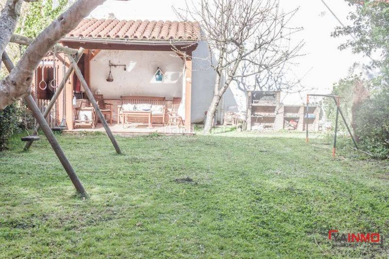 Foto 811f7d6d-ca59-4783-ae2b-aa46fd1f3a44. Casa adossada amb calefacció a Judimendi Vitoria - Gasteiz