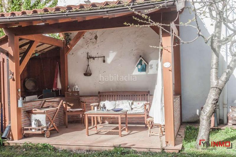 Foto a07f5270-8e23-49b3-a637-eda8bb0e4bc7. Casa adossada amb calefacció a Judimendi Vitoria - Gasteiz