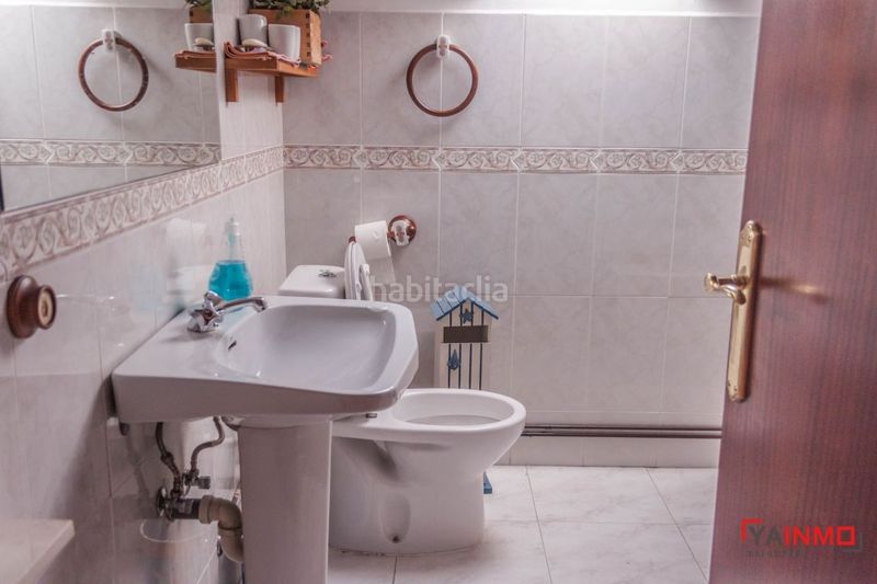 Foto a2ecd31d-2e15-45bd-928f-0981151c7d90. Casa adossada amb calefacció a Judimendi Vitoria - Gasteiz