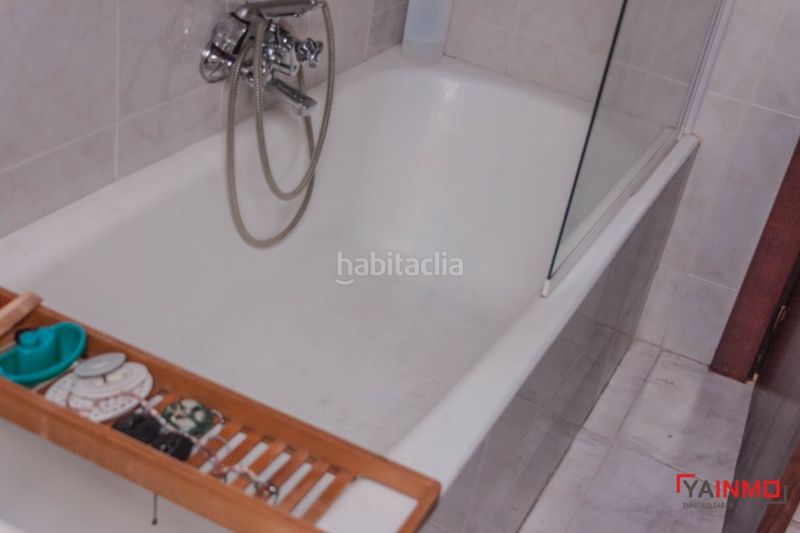Foto edccaf1c-b14b-47a8-93ee-dbc68ea77bdf. Casa adossada amb calefacció a Judimendi Vitoria - Gasteiz