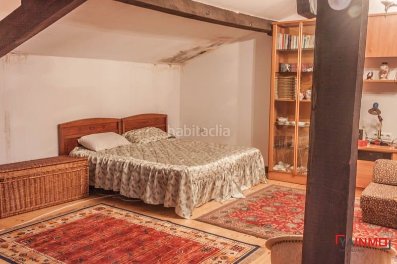 Foto fb55a208-7e3d-4c3d-b510-d9767cc8b495. Casa adossada amb calefacció a Judimendi Vitoria - Gasteiz